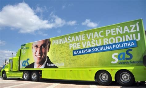 Daniel Krajcer na bilborde strany Sloboda a Solidarita