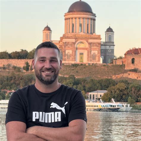 Interiér reštaurácie Media Café s príjemnou atmosférou