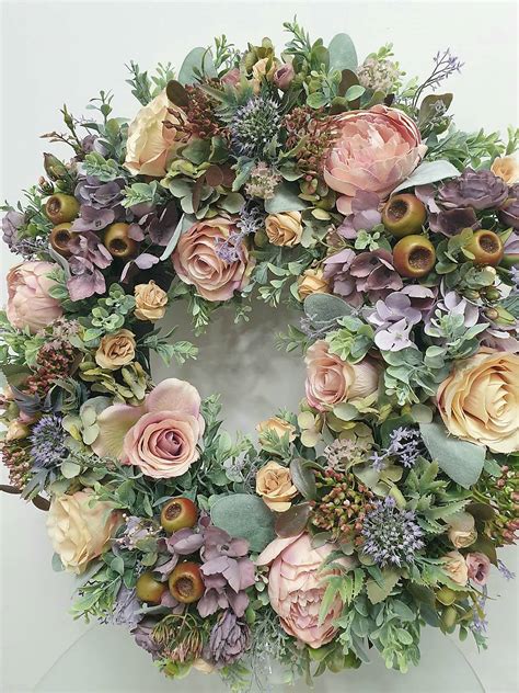 Vintage veniec z knižných stránok