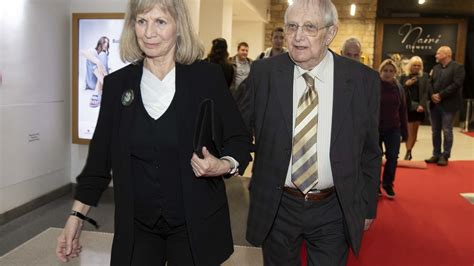 Jiří Suchý a Jitka Molavcová na pódiu Semaforu