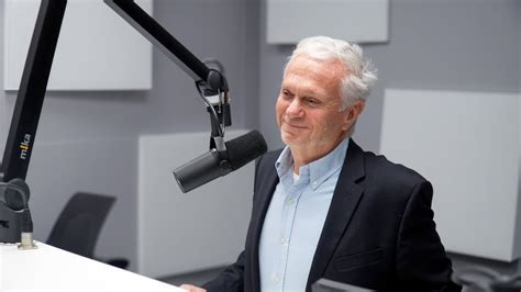 Janko Kuric v štúdiu pri nahrávaní piesne