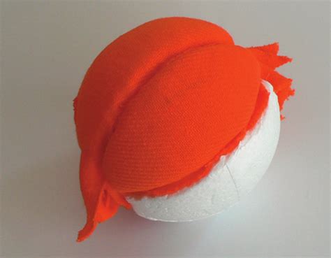 Schéma vrstvenia stužiek na polystyrénovú guľu pri technike falošného patchworku