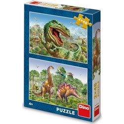 Rodina skladajúca puzzle s motívom dinosaurov