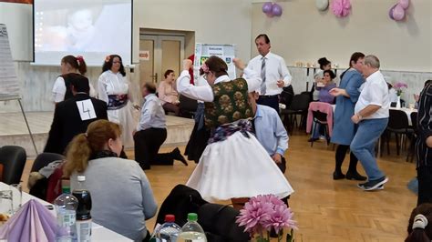 Ukážka rôznych tanečných štýlov na svadbe.