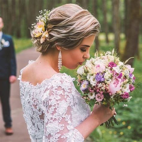 Inšpirácia pre svadobný účes a jemné líčenie