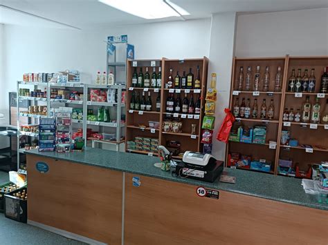 fotografia vianočného firemného večierka alebo ozdobeného office priestoru