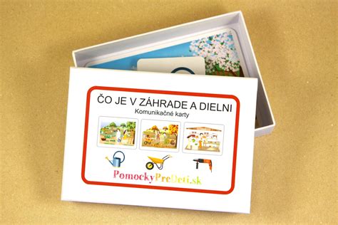 Tematické foto: Deti hľadajúce darčeky v záhrade