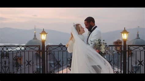 Ilustračná fotografia romantického páru na plese