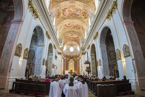 Tematické foto: Kostol v Záhorskej Bystrici, Bratislava