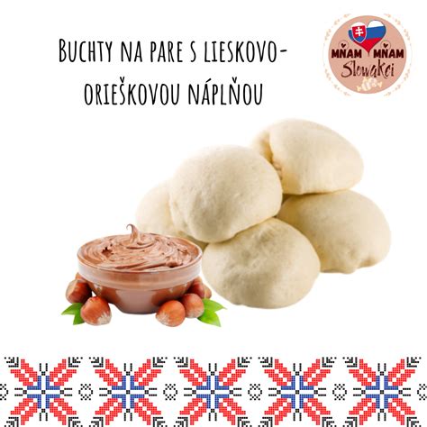 Upečená zlatistá pletená babka s orieškovou plnkou, vyberaná z formy