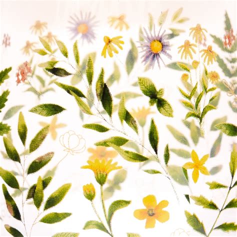 Inšpiratívna koláž boho svadby: prírodné dekorácie, drevené prvky, lúčne kvety a jemné osvetlenie v exteriéri