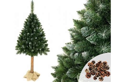 Umelý vianočný stromček MIA zelený na kmeni v interiéri