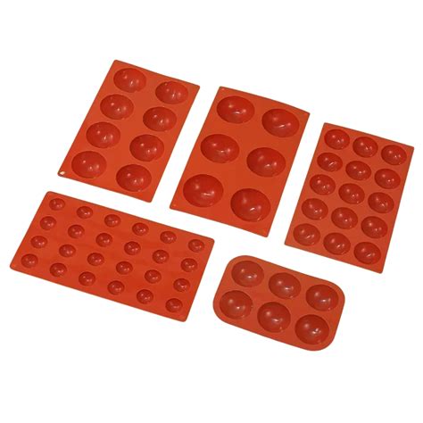 Rôzne tvary silikónových foriem na výrobu vianočných sviečok