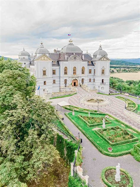 Zámok Galicia Nueva v zimnej scenérii