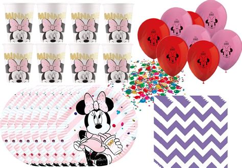 ukážka narodeninovej výzdoby Minnie Mouse - taniere, girlandy a poháre