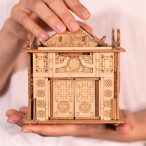 Drevený hlavolam alebo 3D puzzle architektonického modelu