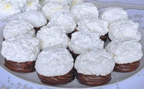 vianočné kokosky s čokoládovou polevou