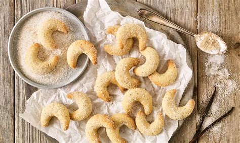 vanilkové rožky posypané práškovým cukrom