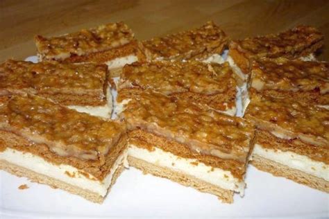 božský orechový medovník s medovými plátmi