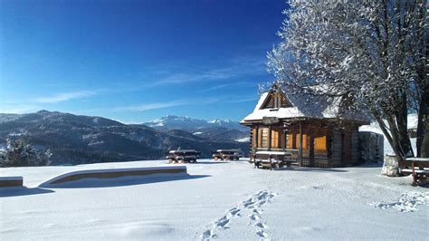Zimná krajina s vianočnou atmosférou