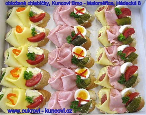 tematické foto: moderné chuťovky servírované v malých lyžičkách