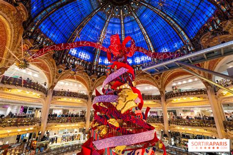 Vianočný stromček v Galeries Lafayette, Paríž