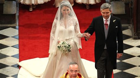 Svadobné šaty Kate Middleton navrhnuté Sarah Burton