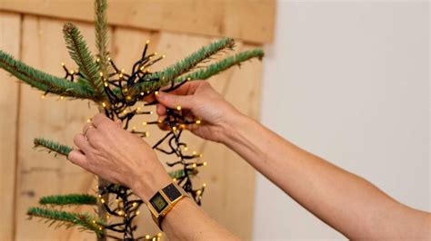 Správne upevnenie stromčeka o oporu