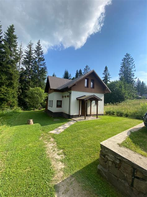 Fotografia upraveného verejného priestranstva pri potoku Sisak po revitalizácii