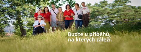 Tematické foto: rodina oslavujúca, vinšovanie
