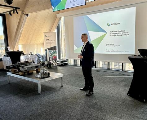 Svadobný pár v objatí v krásnom prostredí Demänovskej doliny