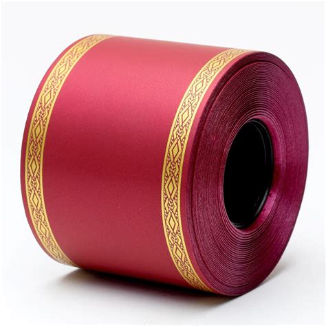 Informačná grafika s prehľadom materiálov potrebných na výrobu vencov (prútie, kvety, tavná pištoľ, stuhy)