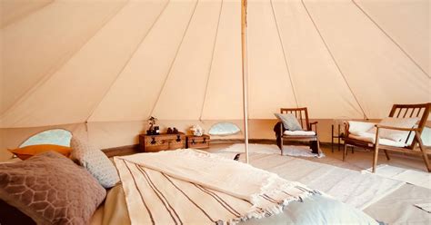 Luxusný glamping stan pod nočnou oblohou