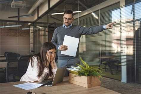 Schéma: Prekážky v práci - strany vzniku (zamestnávateľ vs. zamestnanec)