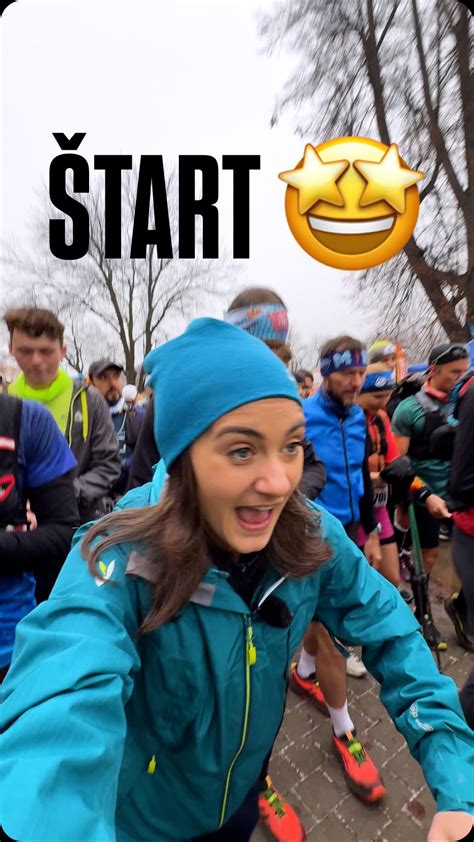 Radka Kovaľ Mazáková moderuje športové podujatie alebo konferenciu