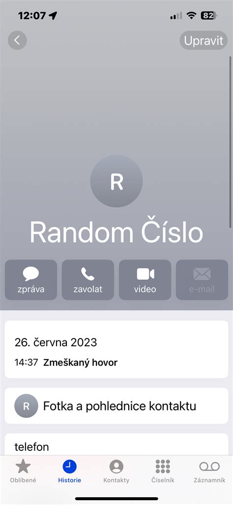 Ilustrácia pridávania narodenín do kontaktu v iPhone Kontaktoch
