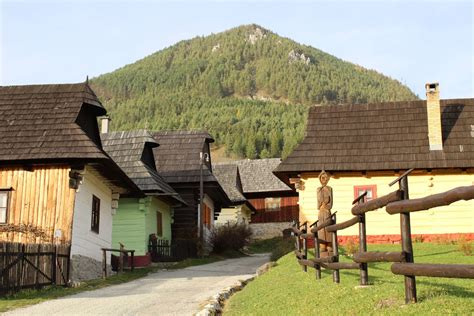 Fotografia tradičnej ľudovej architektúry obce Vlkolínec