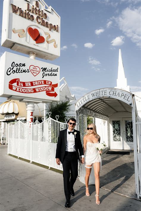 Ilustračná fotografia svadobnej kaplnky v Las Vegas s nápisom 