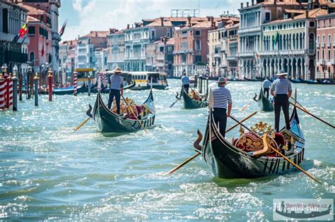 Gondoly na Canal Grande s karnevalovým davom