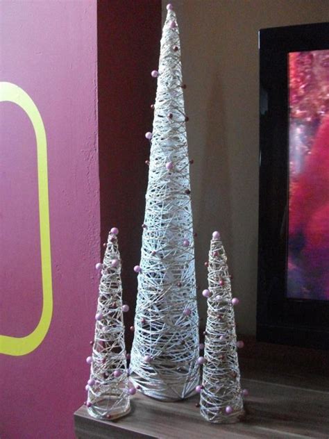 Ilustračný obrázok stromčeka zo špagátu