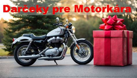 Tematická fotografia darčekov a motorkárskych doplnkov pre motorkára