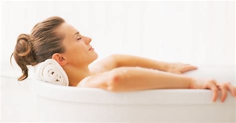 Ilustračná fotografia relaxačného pivného kúpeľa vo vani