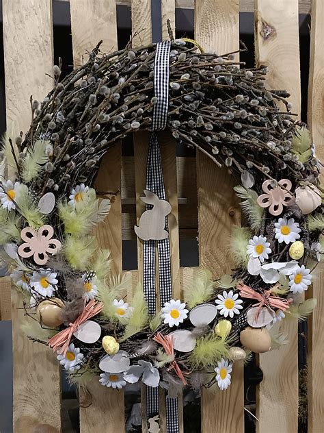 ilustračné foto: veľkonočný veniec na dverách