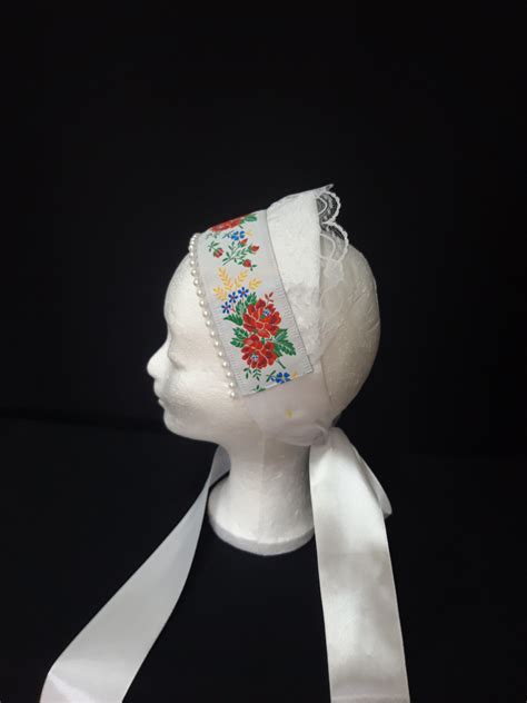 Svadobné čepčenie nevesty s folklórnymi prvkami