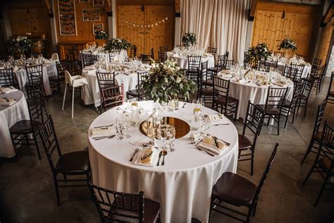 Detailná fotografia svadobnej výzdoby v štýle boho v priestoroch Stodoly Gréta