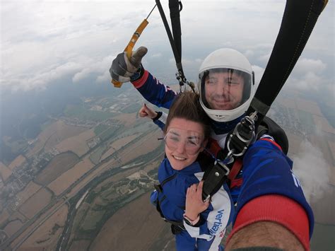 fotografia tandemového zoskoku padákom