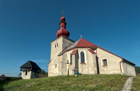 Fotografia rímskokatolíckeho kostola Všetkých svätých v Slovenskom Pravne