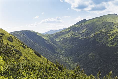 Panoramatická fotografia Horehronia s Nízkymi Tatrami v pozadí, ideálna pre svadobné fotografie