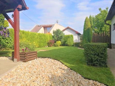 Fotografia Penziónu Lucs so záhradou a posedením