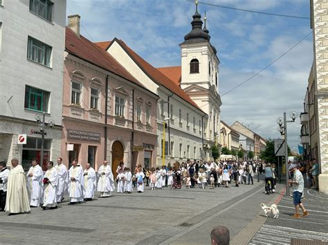 procesia prenesenia Najsvätejšej sviatosti